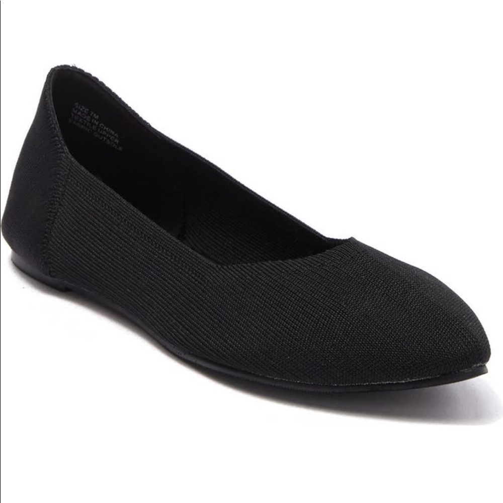 MIA Kerri Pointed Toe Flats. Black (size 8.5)